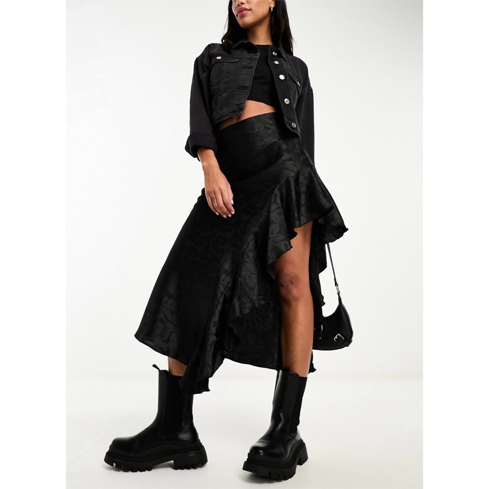 Asymmetrical maxi skirt